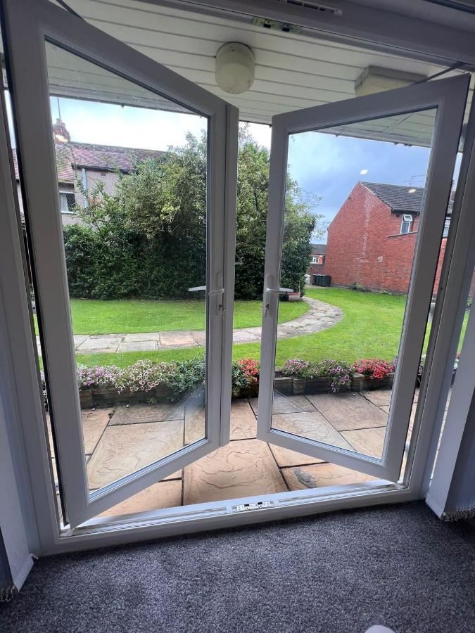Selborne Studios Off Road Gated Parking Coventry Bagian luar foto