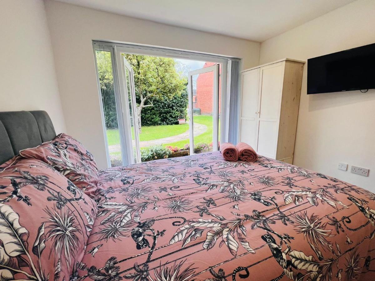 Selborne Studios Off Road Gated Parking Coventry Bagian luar foto