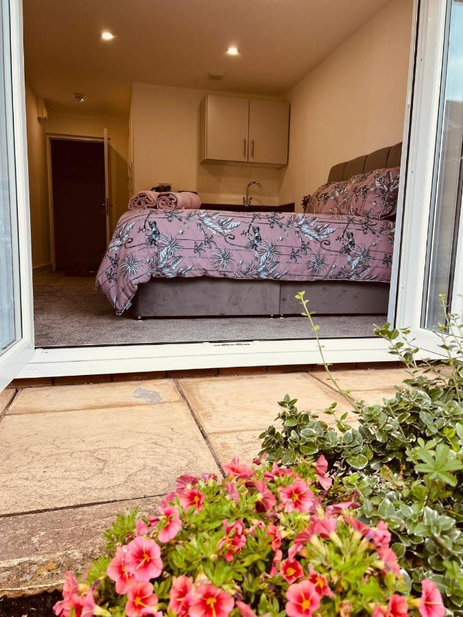 Selborne Studios Off Road Gated Parking Coventry Bagian luar foto