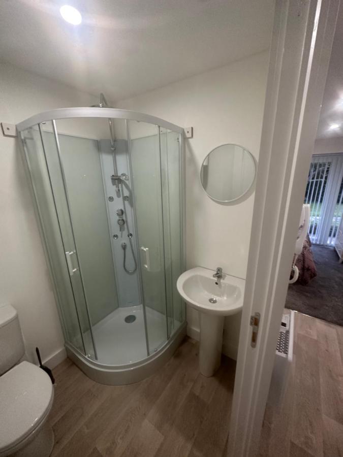 Selborne Studios Off Road Gated Parking Coventry Bagian luar foto