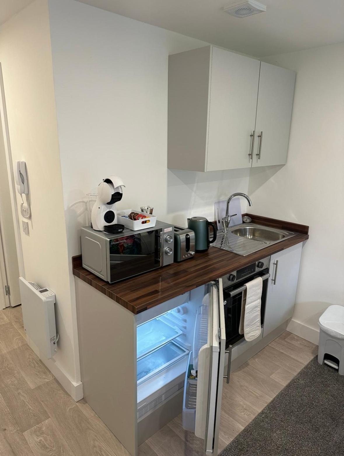 Selborne Studios Off Road Gated Parking Coventry Bagian luar foto