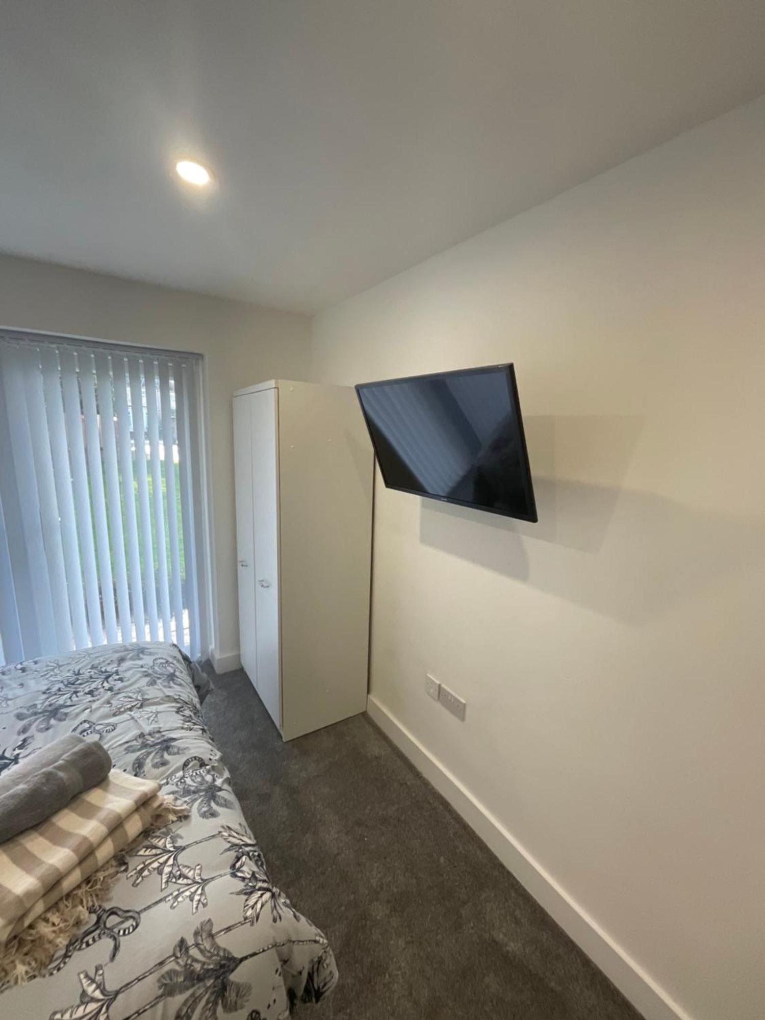 Selborne Studios Off Road Gated Parking Coventry Bagian luar foto