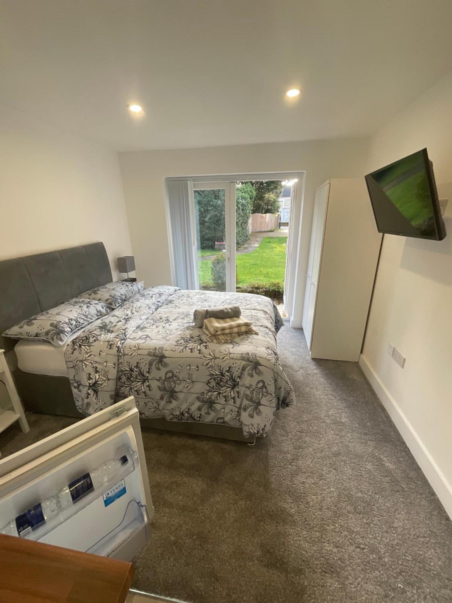 Selborne Studios Off Road Gated Parking Coventry Bagian luar foto