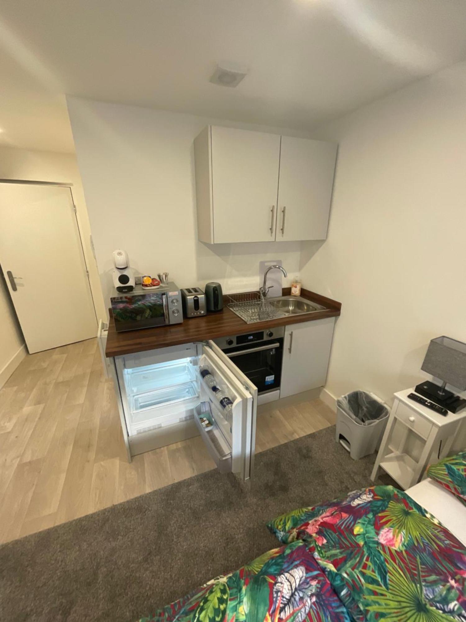 Selborne Studios Off Road Gated Parking Coventry Bagian luar foto
